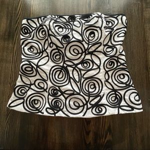 White House Black Market Corset Sz 6 Black & White Swirl